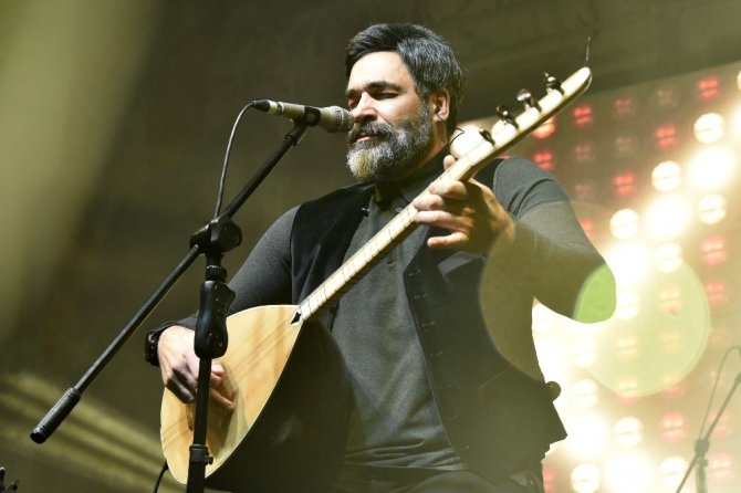 Uğur Işılak Gümüşhane’de Konser Verdi