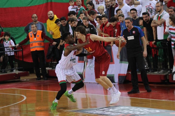 G.saray Son Periyotta Yıkıldı