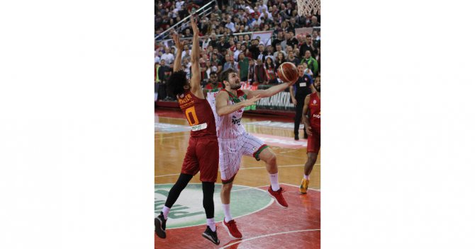 G.saray Son Periyotta Yıkıldı