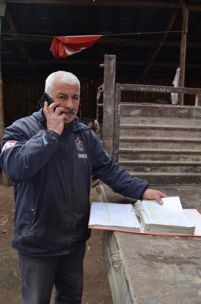 Kan İhtiyacını Olan Onu Arıyor, Kızılay Gibi Çalışıyor