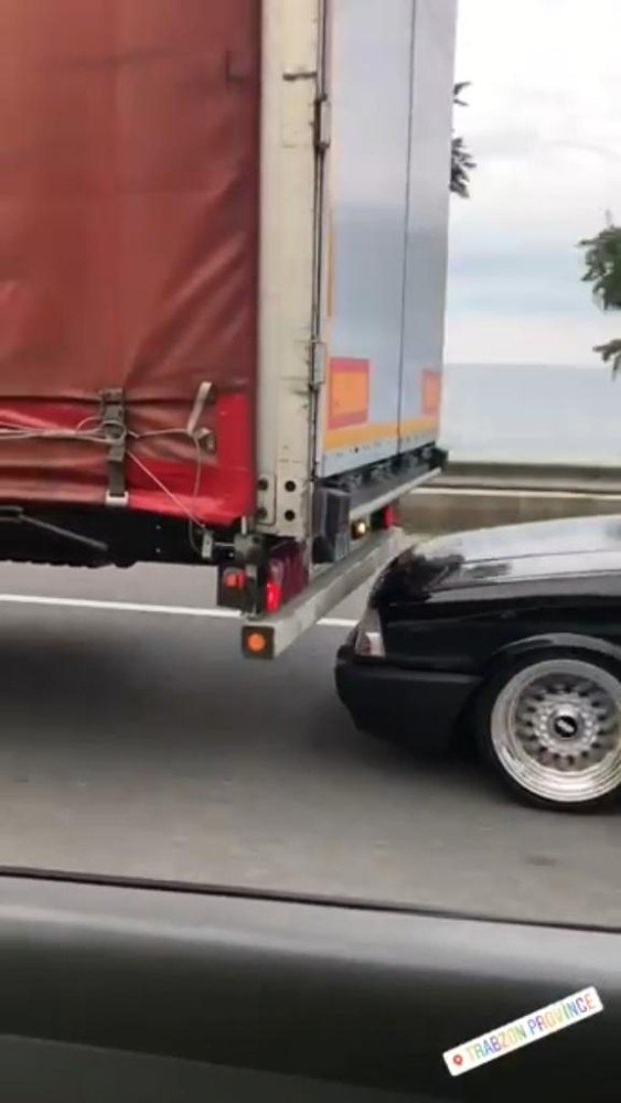 Trafikte Sürücüleri Tehlikeye Attı, Gözaltına Alındı