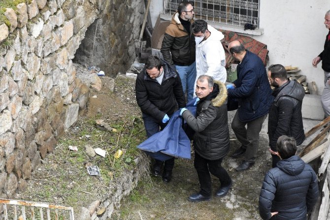 Gümüşhane’de Bir Kişi Evinde Ölü Bulundu