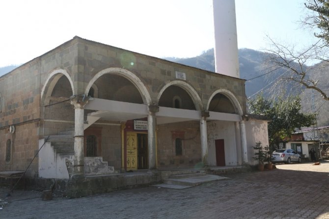 Asırlık Camide Restorasyon Başladı