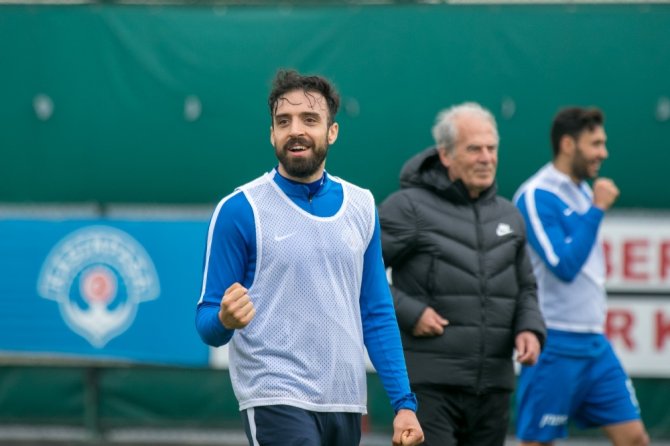 Mustafa Denizli Takımın Başında