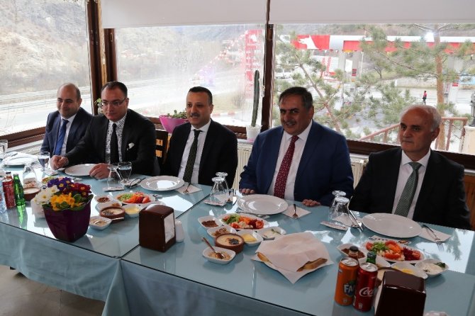 Vali Taşbilek’ten Meclis Üyelerine Teşekkür