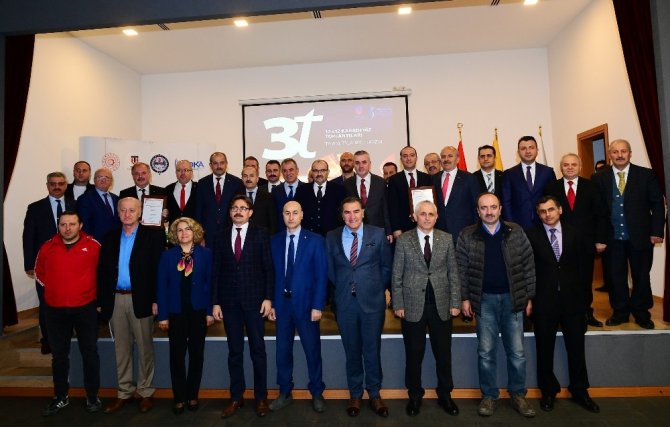 Coğrafi İşaret Alan Sürmene Bıçağı Ve Hamsiköy Sütlacının Belgeleri Verildi