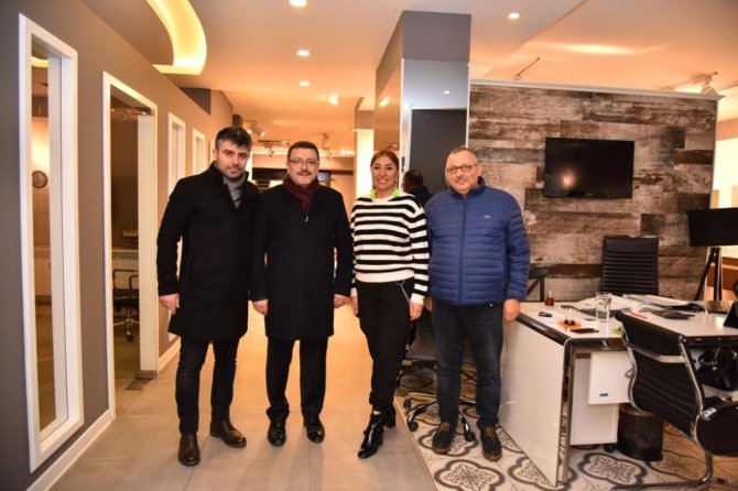 Genç, Esnafı Dil Öğrenmeye Çağırdı