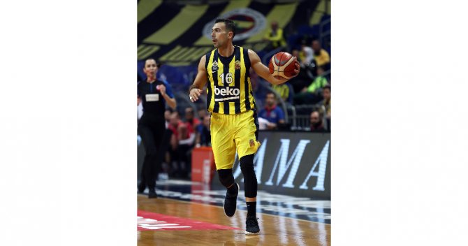 Fener Başakşehir Koleji’ni Rahat Geçti