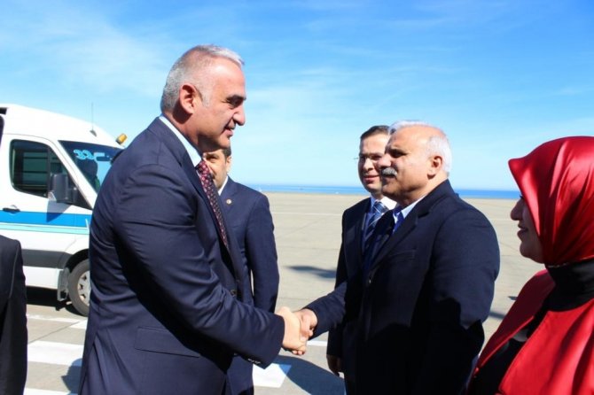 Zorluoğlu’nun Turizm Projelerine Bakanlık Desteği