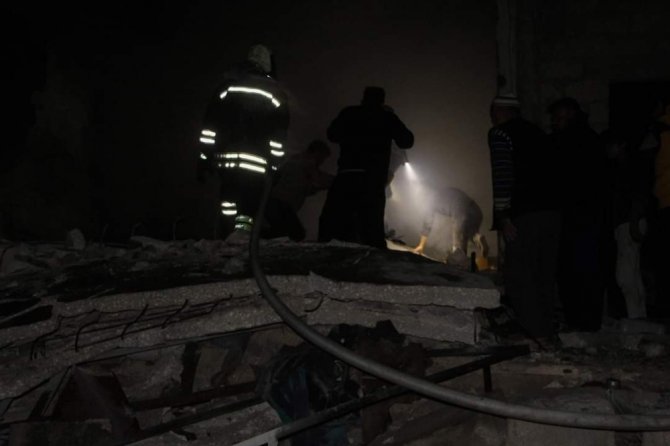 Rejim Güçleri Gece Boyunca İdlib’i Bombaladı