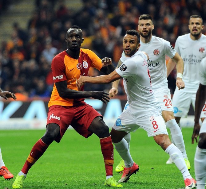 Spor Toto Süper Lig: Galatasaray: 1 - Antalyaspor: 0 (İlk Yarı)