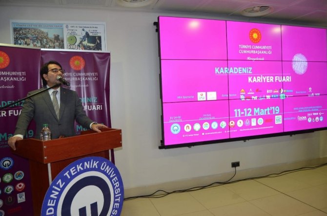 Maç İçin Değil Kariyer İçin Kuyruğa Girdiler
