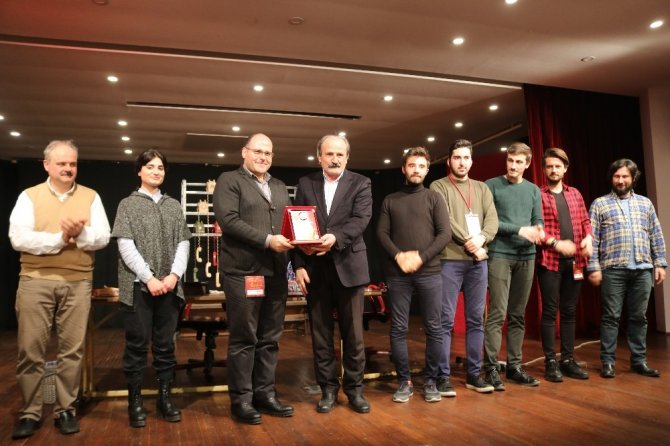 Trabzon Şehir Tiyatrosu Büyük Alkış Topladı