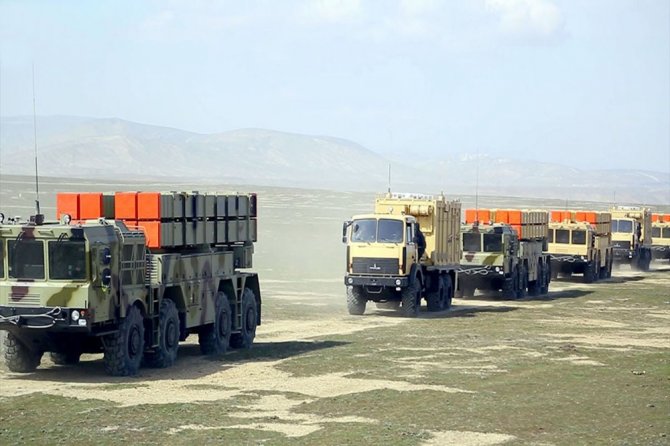Azerbaycan Ordusunun Tatbikatı Sürüyor