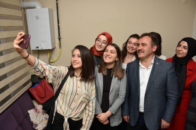 Başkan Çimen, Öğrencilerin Talebini Geri Çevirmedi