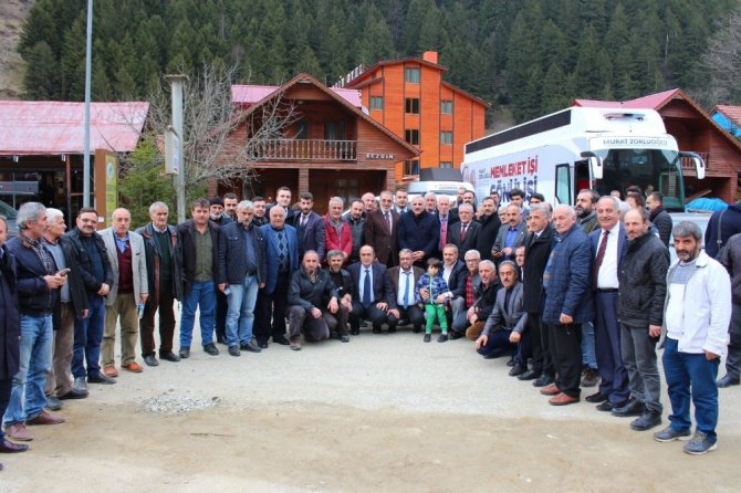 Zorluoğlu, Uzungöl’de Turizmcilerle Görüştü