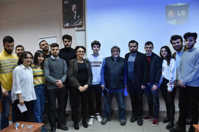 Usta Gazeteci Coşkun Aral Trabzon’da İletişim Fakültesi Öğrencileri İle Buluştu