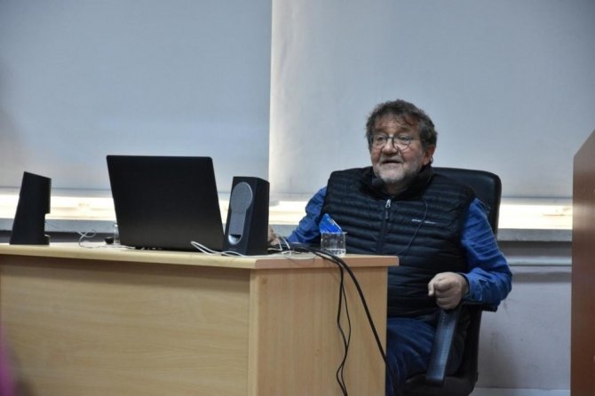 Usta Gazeteci Coşkun Aral Trabzon’da İletişim Fakültesi Öğrencileri İle Buluştu