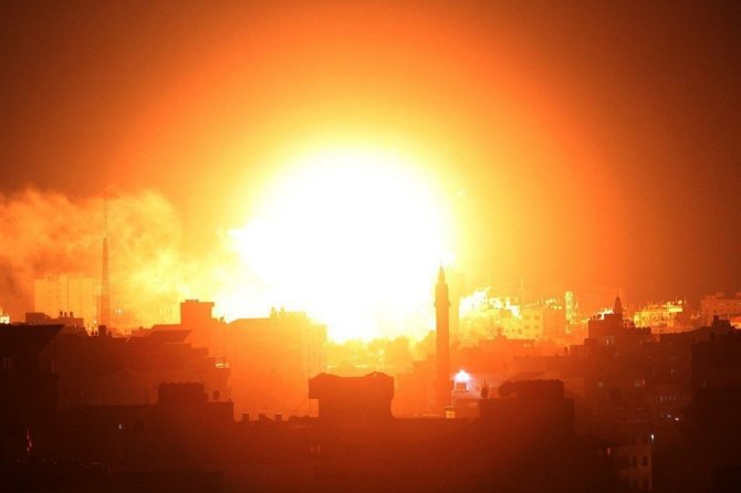 İsrail’den Gazze Şeridinde 100 Noktaya Hava Saldırısı