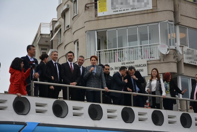 Akşener Manisa’da