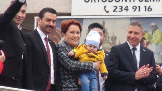 Akşener Manisa’da