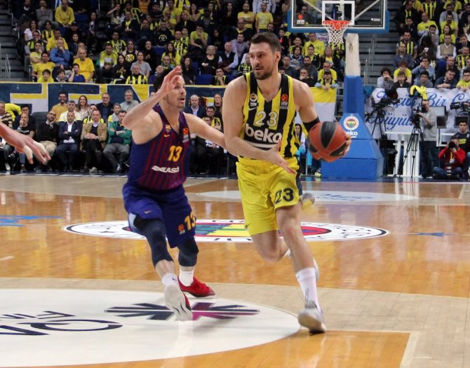 Fenerbahçe, Barcelona’yı Mağlup Etti