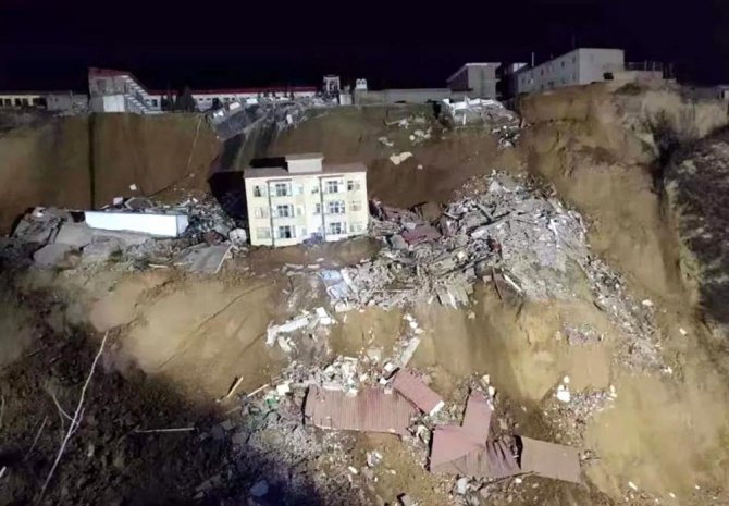 Çin’de Toprak Kayması: 7 Ölü, 13 Yaralı