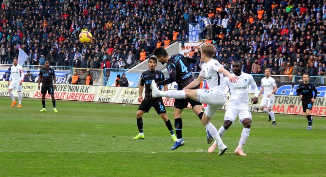 İlk Yarıda Gol Yok