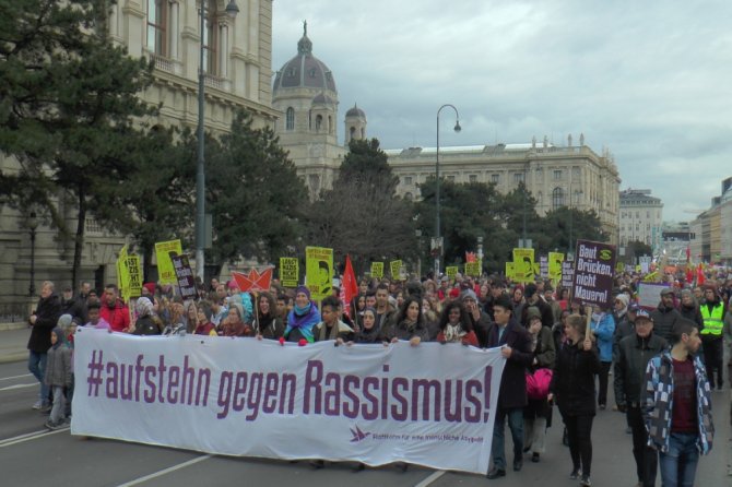 Viyana’da Irkçılık Karşıtı Protesto