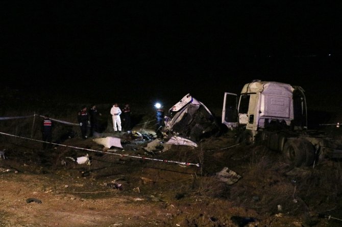 Kırşehir-kırıkkale Yolunda Feci Kaza: 3 Ölü, 2 Yaralı