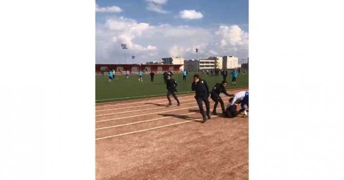 Amatör Maçta Futbolcular Hastanelik Oldu