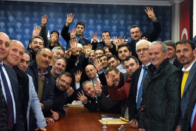 Ak Parti Ortahisar İlçe Başkanı Temel Altunbaş Mahalle Başkanlarıyla Toplandı