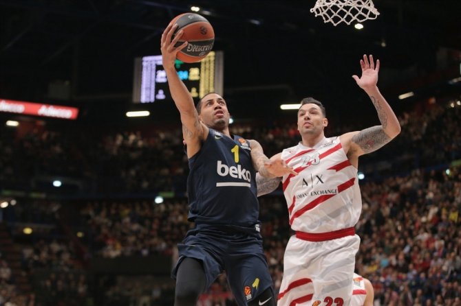 Fener İtalya’da 24. Galibiyetini Aldı