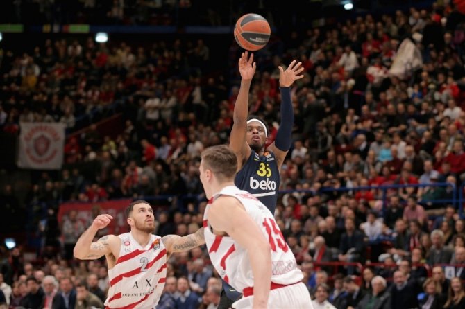 Fener İtalya’da 24. Galibiyetini Aldı