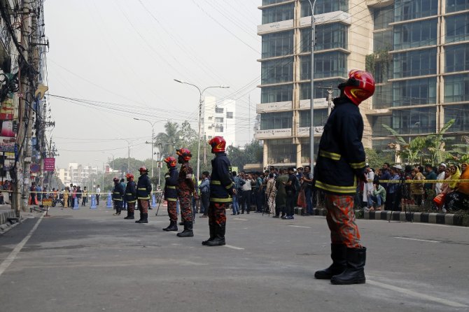 Bangladeş’teki Yangın Faciasında Ölü Sayısı 25’e Çıktı