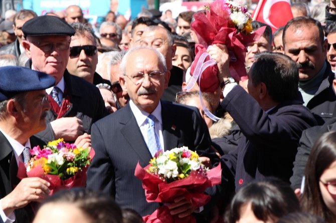 Kılıçdaroğlu Eskişehir’de Bahar Yürüyüşü’ne Katıldı