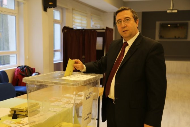 Artvin’de Oy Kullanma İşlemi Başladı