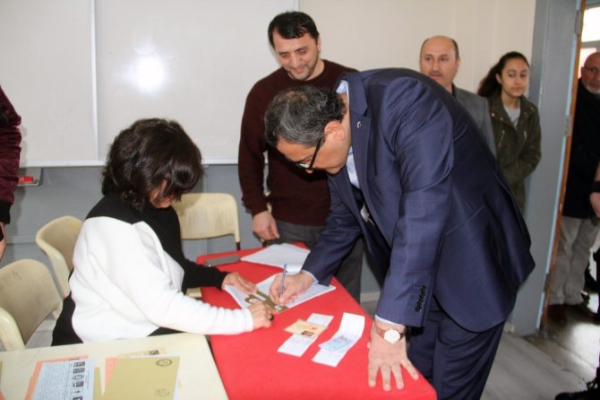 Giresun’da 15 İlçe 8 Beldede Bin 400 Sandıkta Oy Kullanılıyor