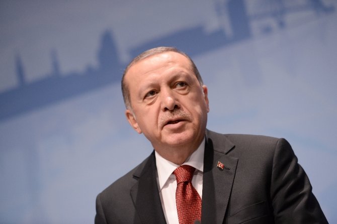 Cumhurbaşkanı Erdoğan’ı Tebrik Etti