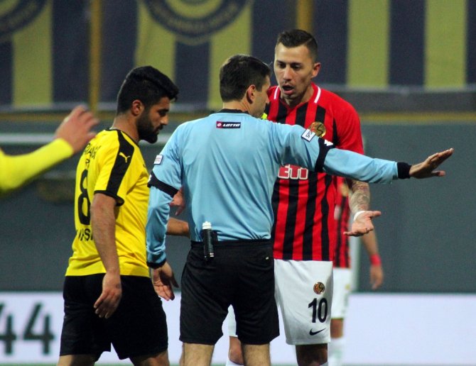 Spor Toto 1. Lig: İstanbulspor: 2 - Eskişehirspor: 1