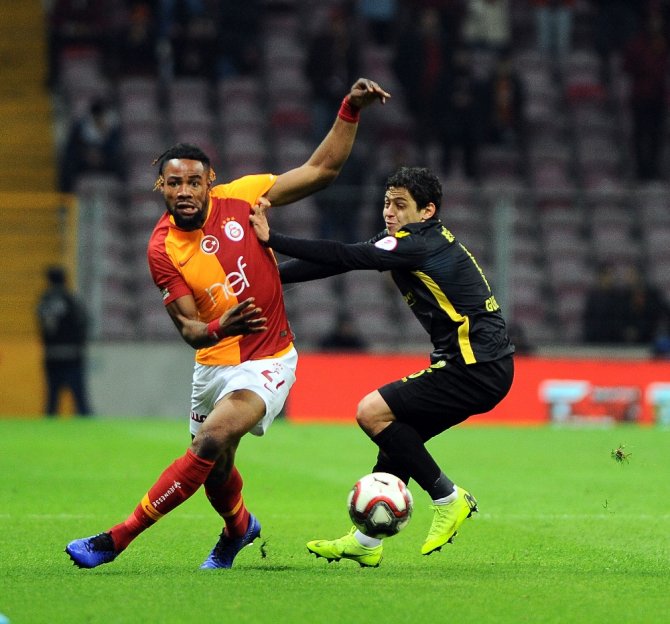 Aslan Evinde Sessiz Kaldı