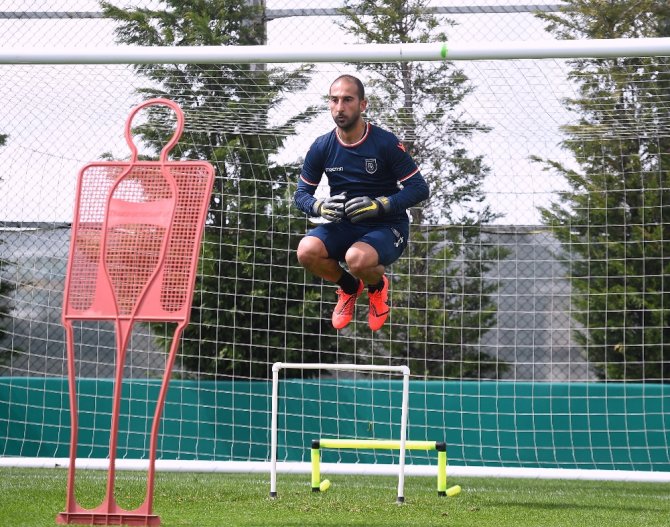 Lider Başakşehir, Konyaspor Mesaisine Devam Ediyor