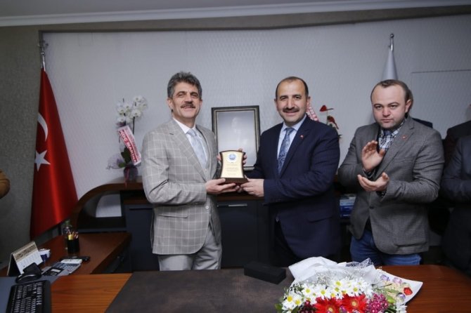 Arsin’de Başkan Gürsoy Görevi Devraldı