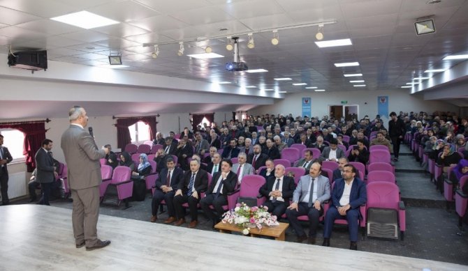 Giresun Üniversitesi Rektörü Prof. Dr. Coşkun, İslam Dünyasında Bilimi Anlattı
