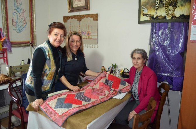 Yorganlara İşlenen Nakışlar, Yelek Ve Ceket Üzerine Uygulanıyor