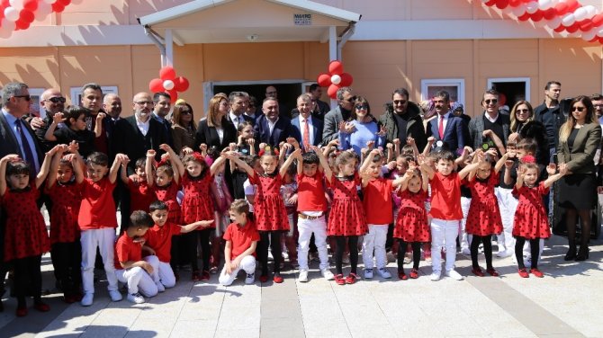Beşiktaş Kulübü Başkanı Fikret Orman Memleketi Hopa’da Anaokulu Açılışına Katıldı
