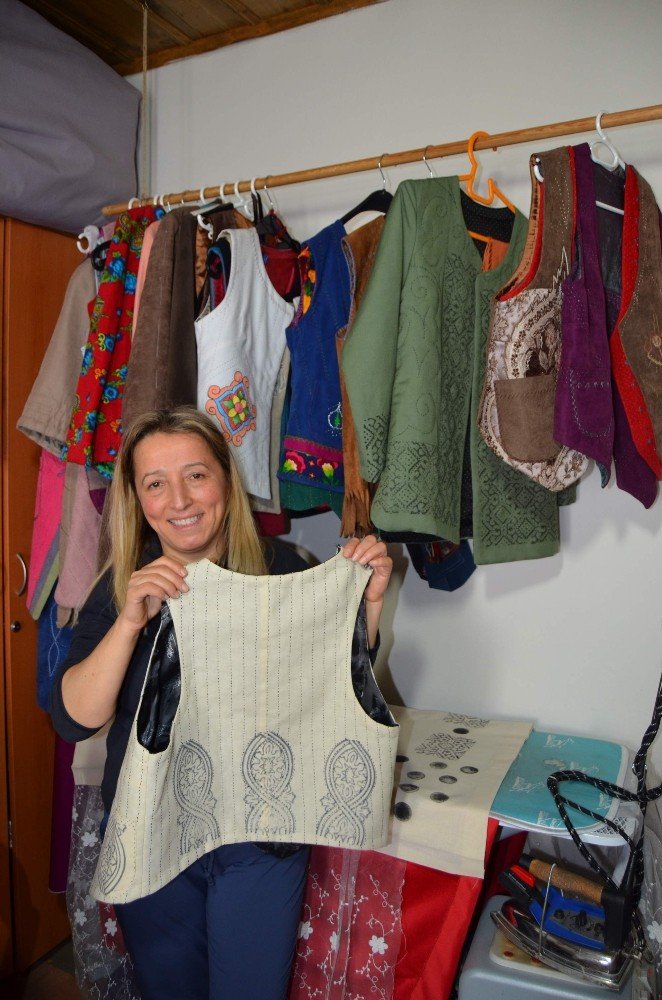 Yorganlara İşlenen Nakışlar, Yelek Ve Ceket Üzerine Uygulanıyor