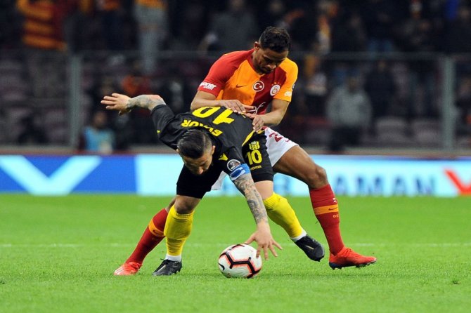 Aslanlar Evinde Farklı Yendi
