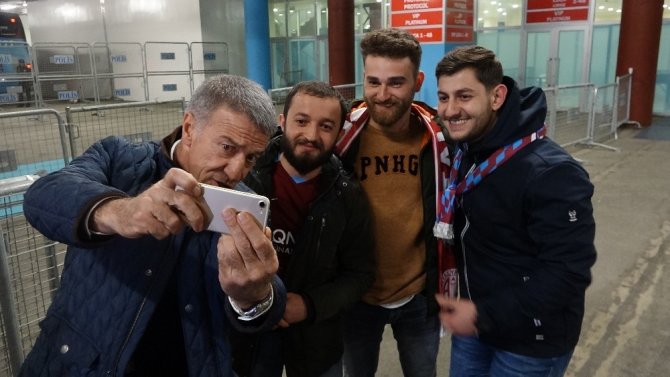Ağaoğlu: "Oyuncuların Hepsinin Anlından Öpüyorum"