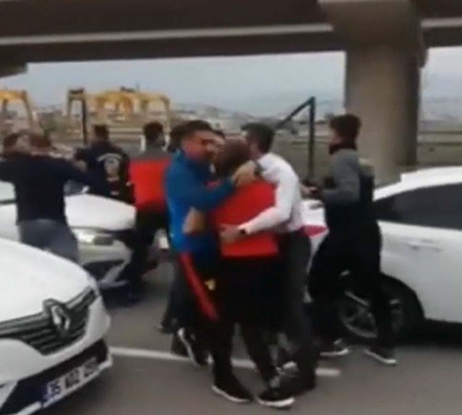 Oyuncu Ve Taraftarlar Birbirine Girdi
